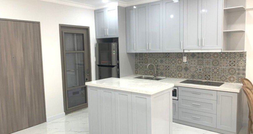 khong gian bep rong rai 4 810x430 - Giá mua bán căn hộ 3pn block E chung cư Saigon South Nhà Bè T3/2025
