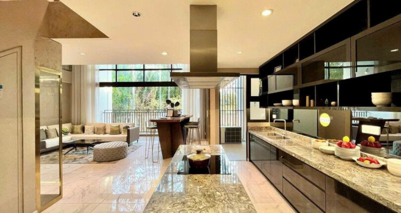 khong gian bep rong rai 8 810x430 - Giá mua bán căn hộ Duplex 3pn căn 07 Tháp T11 chung cư The Infiniti Quận 7 T3/2025