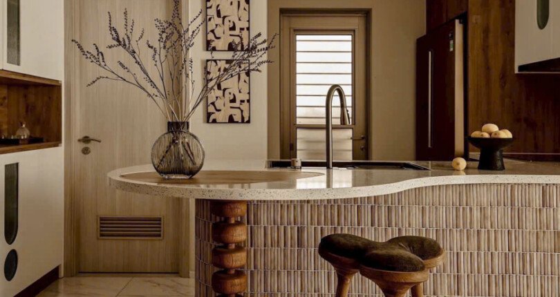 khong gian bep sang trong 810x430 - Giá mua bán căn hộ 2 phòng ngủ chung cư Midtown M5 The Grande Quận 7 T3/2025