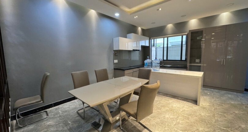 khong gian phong an va bep 2 810x430 - Giá cho thuê nhà Biệt thự nguyên căn Đường số 11 kdc Nine South Nhà Bè T3/2025