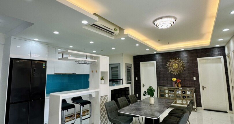 khong gian phong an va bep can ho ban 2 810x430 - Giá mua bán căn hộ 3 phòng ngủ 133m2 block B chung cư Scenic Valley 1 Quận 7 t4/2025