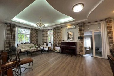 khong-gian-phong-khach-nha-biet-thu-ban