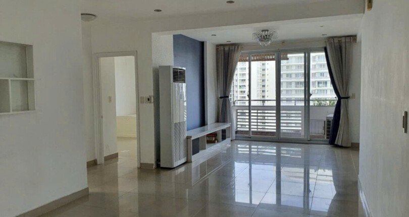 khong gian phong khach tang 1 810x430 - Giá mua bán căn hộ Penthouse 2 tầng chung cư Park View Quận 7 T3/2025