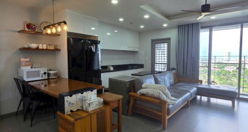 khong gian phong khach va bep 1 810x430 - Giá mua bán căn hộ 2pn chung cư Hưng Phúc Happy Residence Quận 7 T3/2025