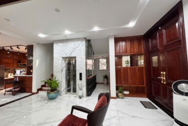 khu-vuc-cho-thang-may-tang-tret