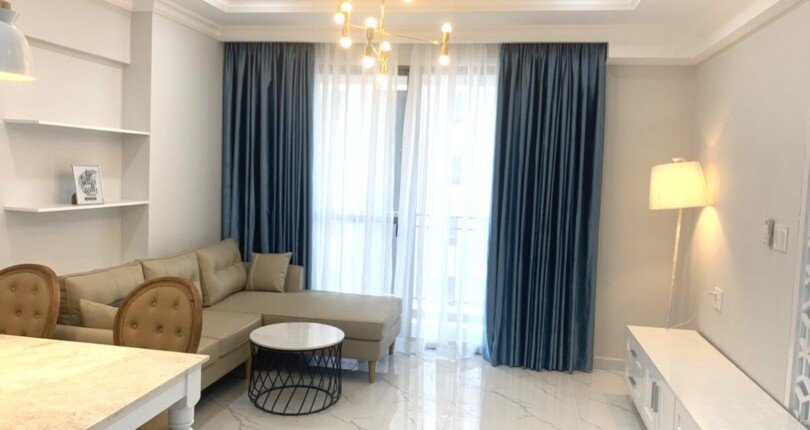 phong khach can ho ban 15 810x430 - Giá mua bán căn hộ 3pn block E chung cư Saigon South Nhà Bè T3/2025