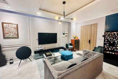 phong khach can ho ban 21 385x258 - Bán gấp căn hộ 3pn chung cư The Peak diện tích 112m2 nội thất cao cấp giá 13,4 tỷ