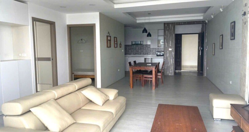phong khach can ho ban 28 810x430 - Giá mua bán căn hộ 3 phòng ngủ block D chung cư Scenic Valley 1 Quận 7 T3/2025