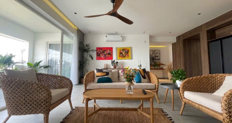 phong khach can ho ban 36 810x430 - Giá mua bán căn hộ 2pn chung cư Mỹ Phát Quận 7 T3/2025