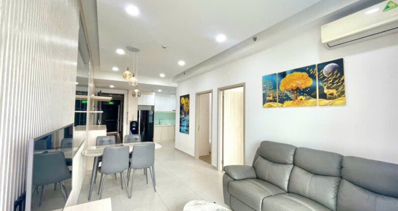 phong khach can ho ban 38 810x430 - Bán căn hộ chung cư Hưng Phúc Premier, 69m2, 02pn, giá 5.650 tỷ, đầy đủ nội thất, xem nhà dễ.