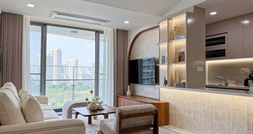 phong khach can ho ban 45 810x430 - Bán căn hộ chung cư Green Valley, 96m2, nội thất cao cấp, giá 8.8 tỷ, view sân golf.