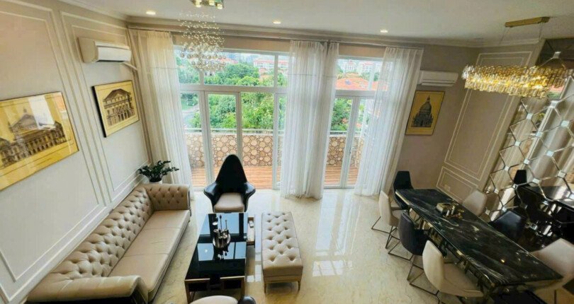 phong khach can ho penthouse ban 810x430 - Giá mua bán căn hộ Penthouse chung cư Mỹ Tú 1 Quận 7 T3/2025