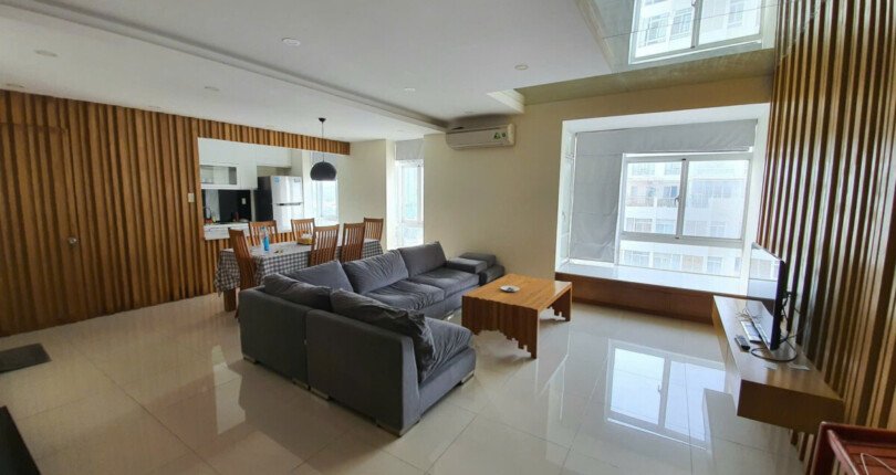 phong khach can ho sang trong 810x430 - Bán gấp căn hộ Penthouse tòa tháp 11 chung cư Sky Garden 3 Quận 7 giá 12 tỷ