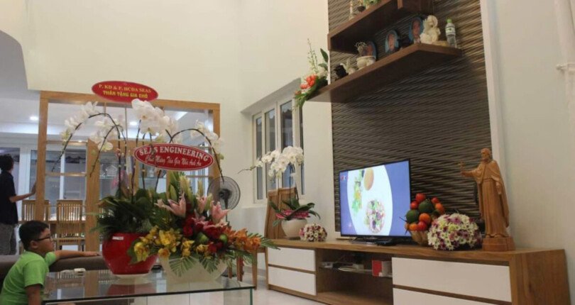phong khach sang trong 810x430 - Giá mua bán nhà Biệt thự nguyên căn Đường số 14 Khu dân cư Phú Mỹ Quận 7 T3/2025