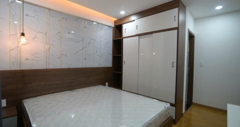 phong ngu can ho ban 5 810x430 - Bán căn hộ chung cư Scenic Valley 2, 99m2, 03pn, giá 7.250 tỷ, căn hộ nội thất đầy đủ, nhà có hợp đồng thuê ổn định.