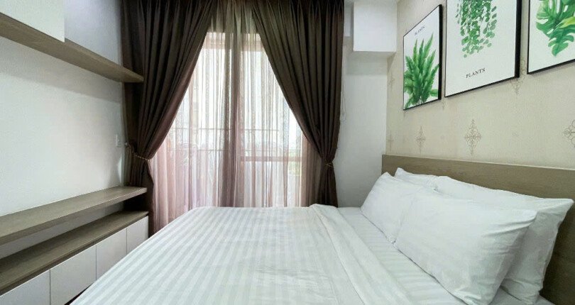 phong ngu can ho can ban 2 810x430 - Bán căn hộ tầng trung, chung cư Scenic Valley 1, 101m2, 03pn, giá 8.050 tỷ, nội thất đầy đủ.