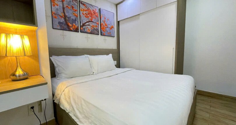 phong ngu can ho can ban 3 810x430 - Bán căn hộ tầng trung, chung cư Scenic Valley 1, 101m2, 03pn, giá 8.050 tỷ, nội thất đầy đủ.