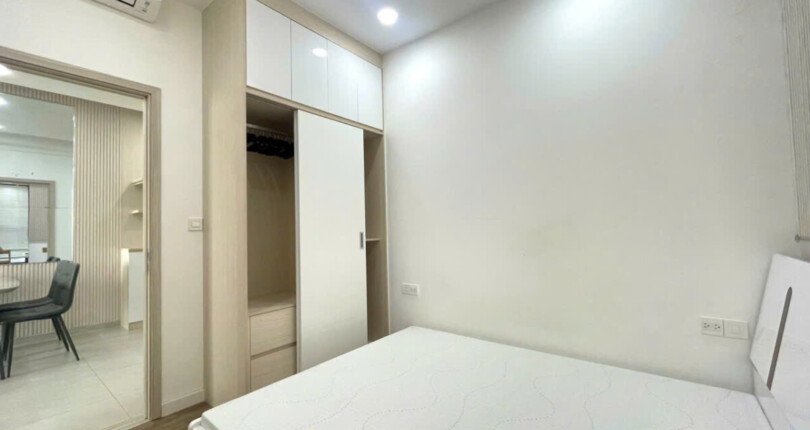phong ngu can ho can ban gap 810x430 - Bán căn hộ chung cư Hưng Phúc Premier, 69m2, 02pn, giá 5.650 tỷ, đầy đủ nội thất, xem nhà dễ.