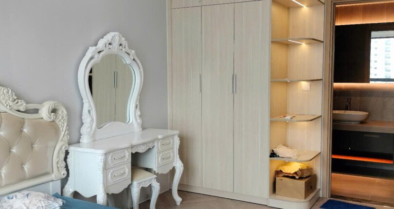 phong ngu master co ban trang diem 810x430 - Giá cho thuê căn hộ 3 phòng ngủ block A chung cư The Antonia Quận 7 T4/2025
