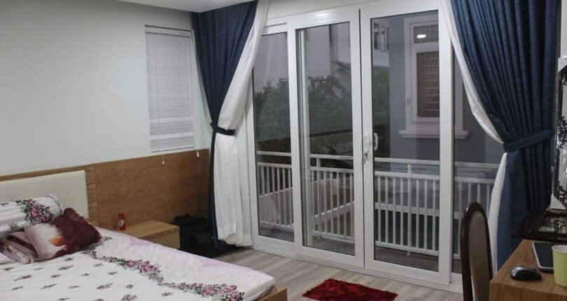phong ngu rong rai hoan thien noi that 810x430 - Giá mua bán nhà Biệt thự nguyên căn Đường số 14 Khu dân cư Phú Mỹ Quận 7 T3/2025