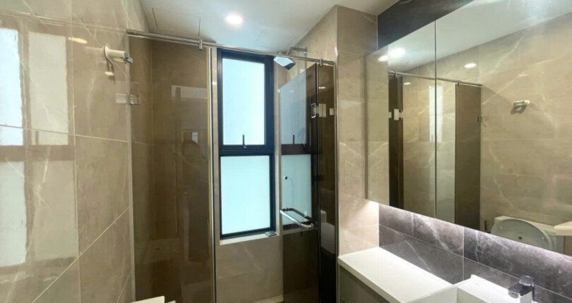 tollet can ho can ban 1 810x430 - Bán căn hộ chung cư Hưng Phúc Premier, 69m2, 02pn, giá 5.650 tỷ, đầy đủ nội thất, xem nhà dễ.