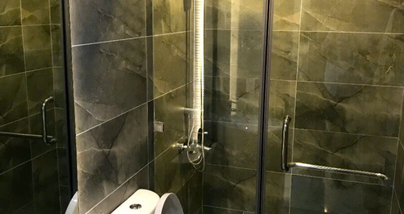 tollet can ho can ban 2 810x430 - Bán căn hộ chung cư Nam Phúc Le - Jardin, 110m2, 03pn, giá 12 tỷ, nội thất đầy đủ, xem nhà dễ.