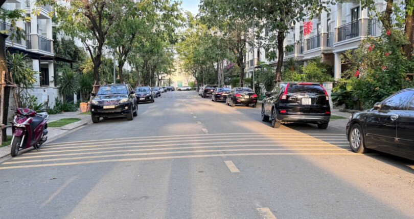 vi tri biet thu mat duong noi khu 810x430 - Giá mua bán nhà Biệt thự nguyên căn kdc Nine South Nhà Bè T3/2025