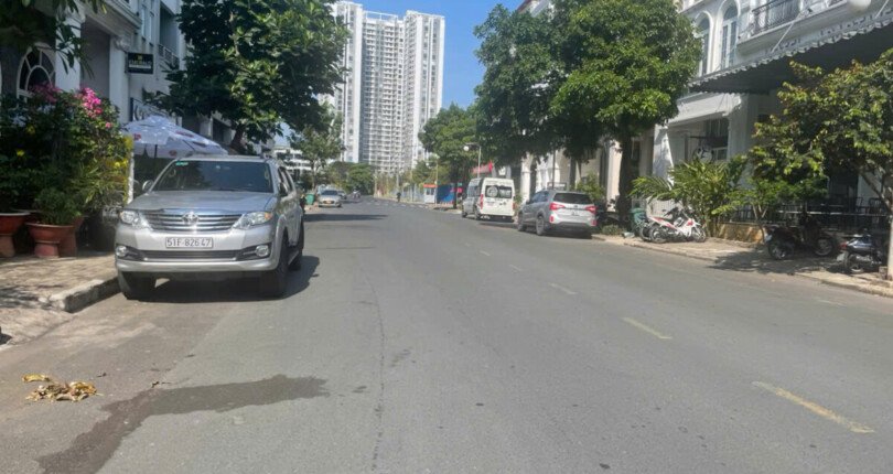 vi tri toa nha ban mat duong pham thai buong quan 7 810x430 - Giá mua bán cặp tòa nhà văn phòng đường Phạm Thái Bường Phú Mỹ Hưng Quận 7 T4/2025