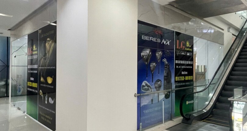 vi tri van phong cho thue lien ke cau thang may 810x430 - Giá cho thuê mặt bằng tầng trệt làm văn phòng hoặc showroom tòa nhà Golden King Quận 7