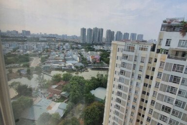 view-nhin-tu-phong-khach-can-ho-ban