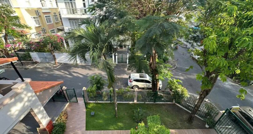 view nhin tu phong ngu 810x430 - Giá mua bán nhà Biệt thự nguyên căn đường Nội khu Mỹ Gia Phú Mỹ Hưng Quận 7 T3/2025