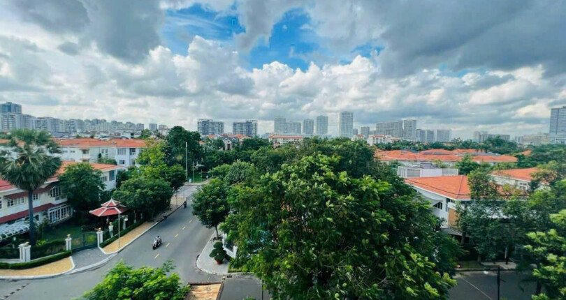 view phong khach can ho ban 1 810x430 - Giá mua bán căn hộ Penthouse chung cư Mỹ Tú 1 Quận 7 T3/2025