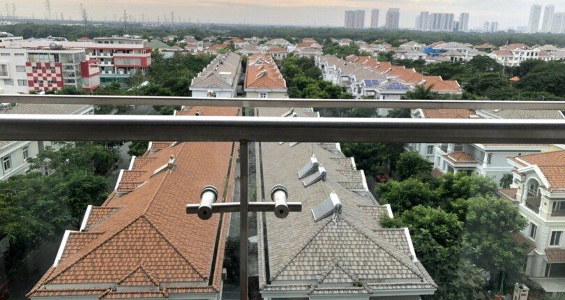 view phong khach can ho ban 810x430 - Giá mua bán căn hộ 2 phòng ngủ Block B chung cư Hưng Phúc Premier Quận 7 T3/2025