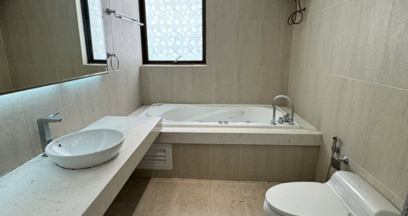 z6360093677350 704da78aa154e50f6faa109cc7a715b8 810x430 - Bán căn hộ Panorama Phú Mỹ Hưng - 144m2 View Sông - Giá 14,5 tỷ