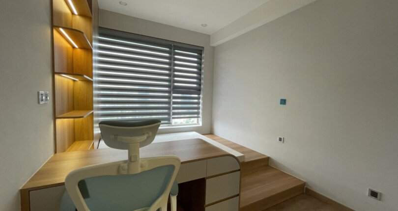 z6369051914878 3b02eb8828559628fbac300f13bda9c7 810x430 - Cho thuê Midtown M8 Block D Tầng 25 dt 122m 3 phòng giá 2500usd