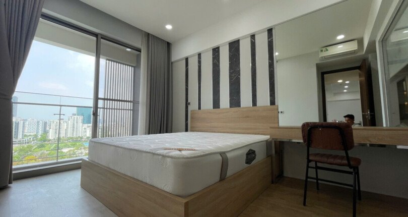 z6369052446622 903aa7eb00b87f7c76cba95c1d616dac 810x430 - Cho thuê Midtown M7 Block A Tầng 12 dt 115m 3 phòng giá 2000usd/tháng