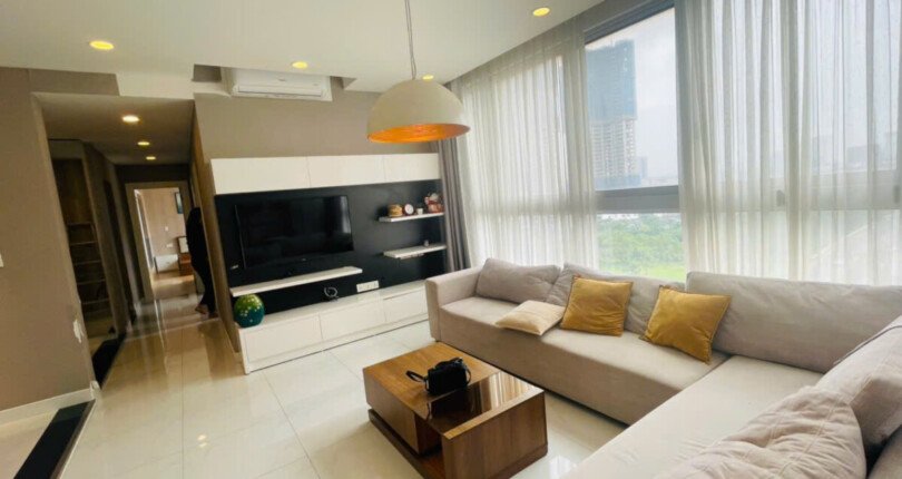 z6379195428728 8eaa8f287bf3801eb058381eee1aaa18 810x430 - Bán Star Hill Block C Tầng trung dt 94m 2 phòng giá 8 tỷ