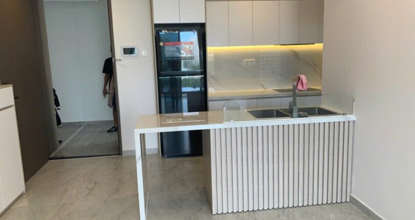 z6389980619598 3507a5db3bd0ad86989efe6d83ab92bb 810x430 - Bán Cardinal Court Block B Tầng 8 dt 76m 2 phòng giá 8,6 tỷ