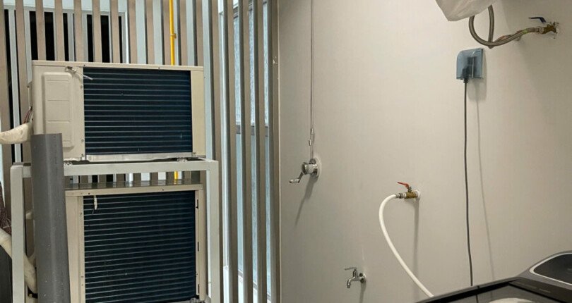 z6391893882471 4610a1b3d755d8a138ea0a1a365e4006 810x430 - Cho thuê Midtown M8 Block I Tầng 5 dt 80m 2 phòng full đồ giá 1100usd