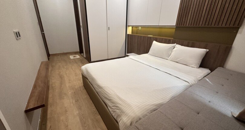 z6420741871140 0afa3ba73d23cccafc8db3b254b35f95 810x430 - Cho thuê Midtown M7 Block A Tầng 12 dt 80m 2 phòng giá 1100 usd