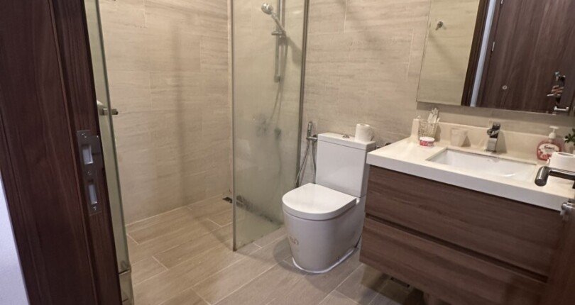 z6420741871160 f95148a52535ba5344af68b24fb538a9 810x430 - Cho thuê Midtown M7 Block A Tầng 12 dt 80m 2 phòng giá 1100 usd