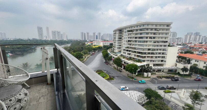 z6420746993087 a2ebcf64cf5b87aa7d84cd503bb0eb0e 810x430 - Bán căn hộ Panaroma Block 1B2 Tầng 1 dt 143m 2 phòng giá 16,5 tỷ