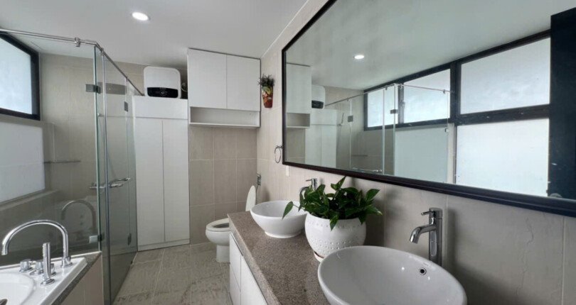 z6420746993097 7f019a38554ddc265920b131876378d4 810x430 - Bán căn hộ Panaroma Block 1B2 Tầng 1 dt 143m 2 phòng giá 16,5 tỷ