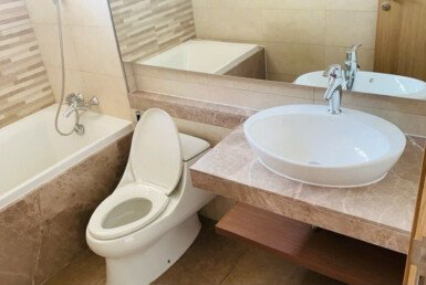 z6455930704255_0bdddf3a1b274bcec343e83dea2b3bb4