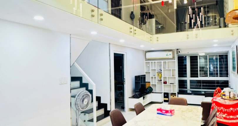 ban can duplex sky garden 1 4 810x430 - Bán căn Duplex Sky Garden 1. DT 165m2 Căn góc 4 Phòng+3wc+ Nội thất cao cấp- Giá bán 8.5 Tỷ (TL)