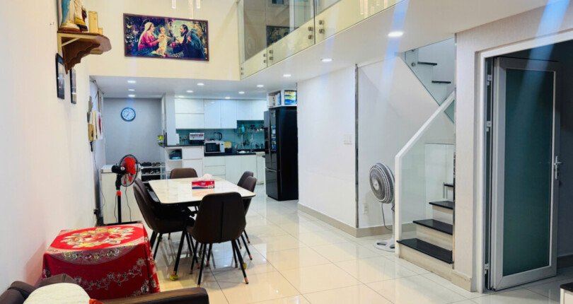 ban can duplex sky garden 1 6 810x430 - Bán căn Duplex Sky Garden 1. DT 165m2 Căn góc 4 Phòng+3wc+ Nội thất cao cấp- Giá bán 8.5 Tỷ (TL)
