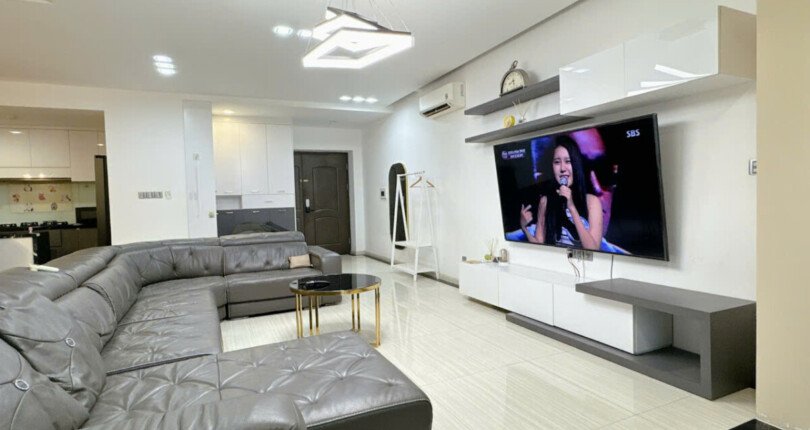 ban can ho happy valley 14 810x430 - Bán căn hộ Happy Valley. Căn Góc Diện tích 135m2- Nhà đang cho thuê 34 Triệu/Tháng. Thiết kế 3 Phòng-2wc- Giá 9.5 Tỷ