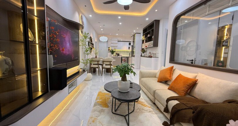 ban can ho sky garden 3 6 15 810x430 - Bán căn hộ đẹp tại Sky Garden 3. Căn góc 74m2 Nhà đẹp- Nội thất mới-3 Phòng- cửa tây view đông nam- Giá bán 6.130 Tỷ