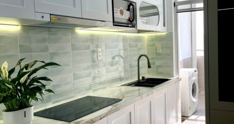 bep can ho ban 10 810x430 - Bán căn hộ chung cư Sky Garden 3, diện tích 80m2, giá 6.150 tỷ, nhà mới 100%, nội thất đẹp.
