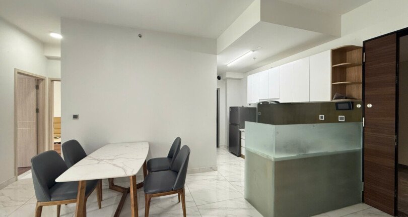 bep can ho ban 14 810x430 - Bán căn hộ chung cư Midtown The Symphony, 91m2, giá 8.4 tỷ, nội thất đầy đủ, xem nhà dễ.